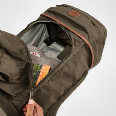 Fjällräven, Singi Stubben, rygsæk med stol, dark olive, 20 L